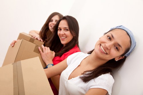 Customers satisfied with moving truck services in Maidavale